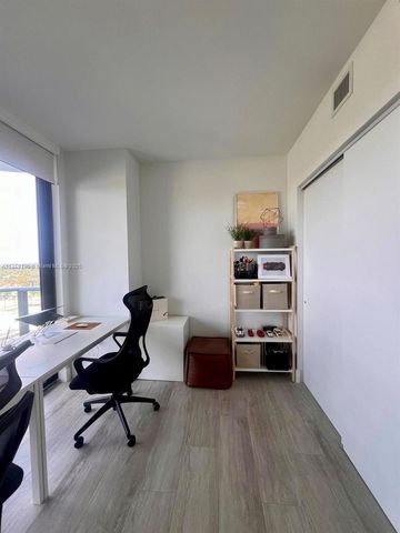 121 NE 34th St 1701, Miami, FL 33137
