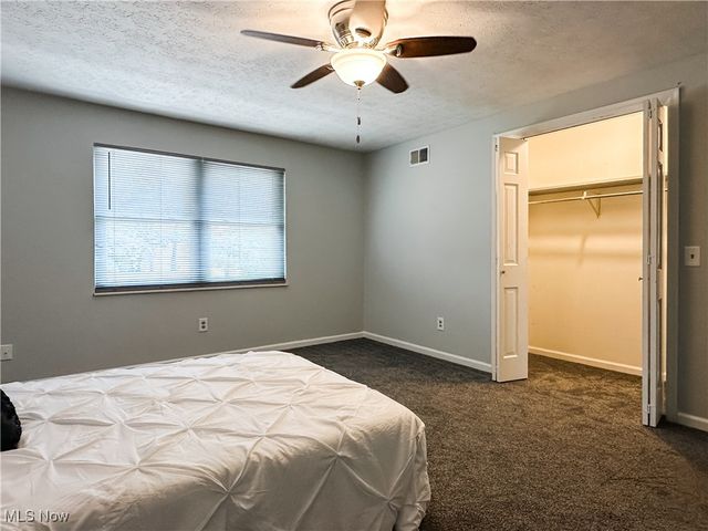 21 Cherry Hills Drive, Belpre, OH 45714