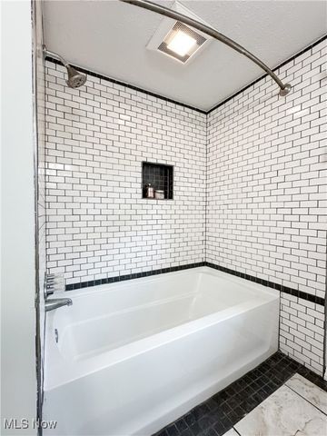 21 Cherry Hills Drive, Belpre, OH 45714