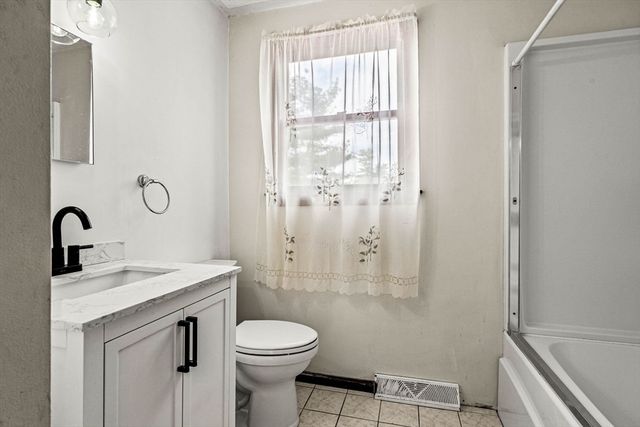 19 Rosewood Ave, Billerica, MA 01821