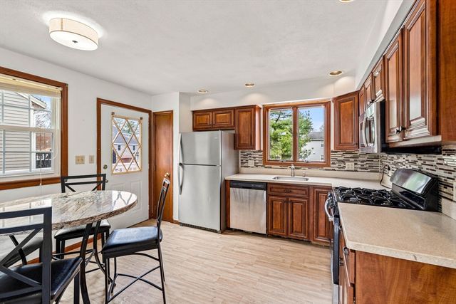 19 Rosewood Ave, Billerica, MA 01821