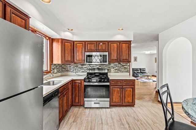 19 Rosewood Ave, Billerica, MA 01821