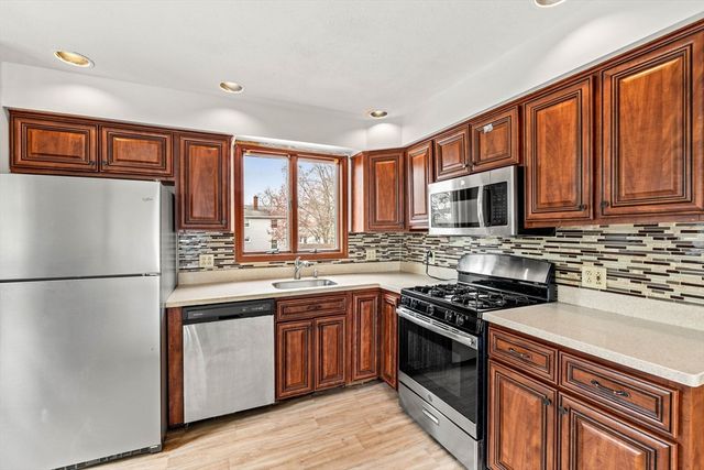 19 Rosewood Ave, Billerica, MA 01821