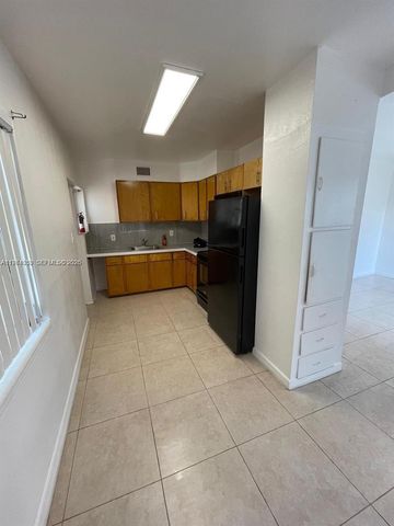 2801 Mayo St, Hollywood, FL 33020