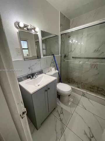 2801 Mayo St, Hollywood, FL 33020