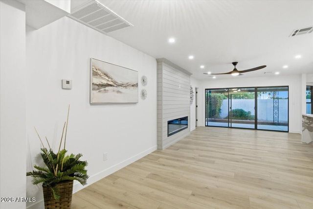 7805 E COOLIDGE Street, Scottsdale, AZ 85251