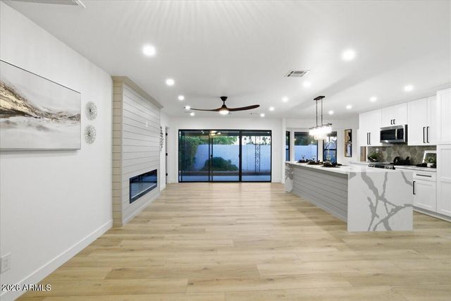 7805 E COOLIDGE Street, Scottsdale, AZ 85251