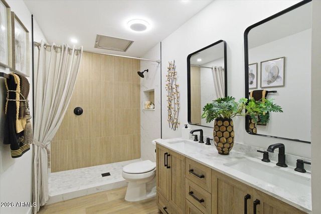 7805 E COOLIDGE Street, Scottsdale, AZ 85251