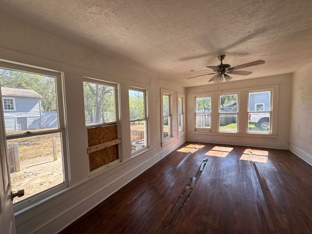 714 S Bryan Belt Line Road, Mesquite, TX 75149