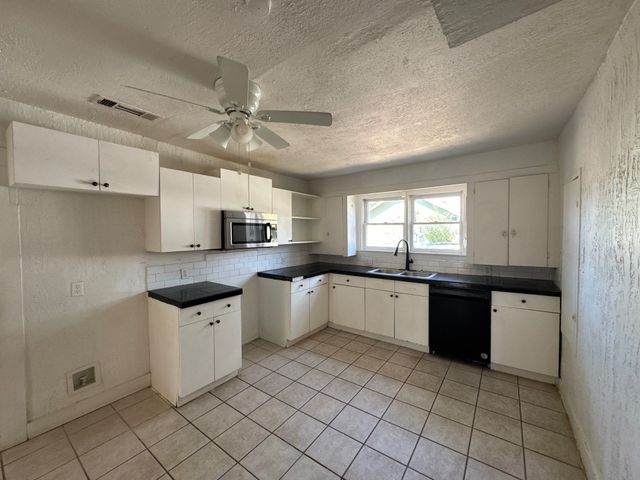 714 S Bryan Belt Line Road, Mesquite, TX 75149