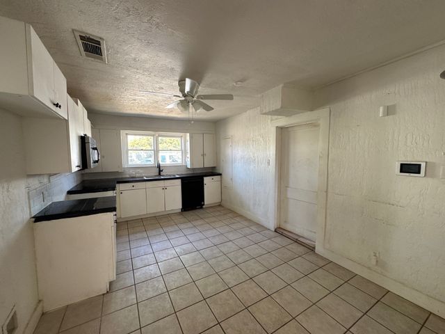 714 S Bryan Belt Line Road, Mesquite, TX 75149