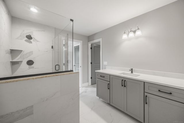 49033 Wingfield Drive, Macomb, MI 48044