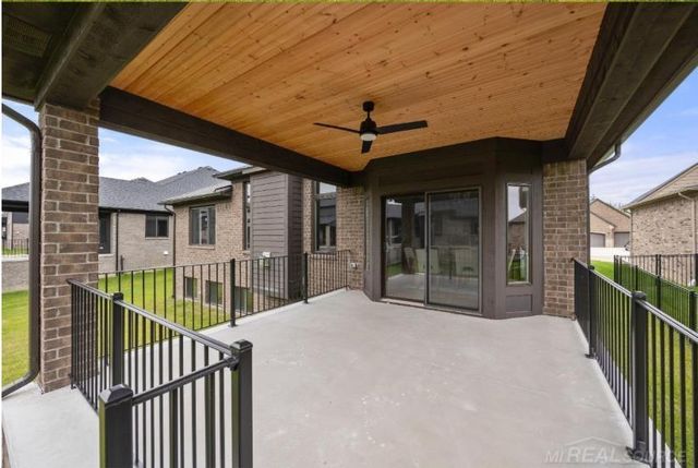 49033 Wingfield Drive, Macomb, MI 48044