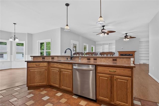 1577 Back Bay Landing RD, Virginia Beach, VA 23457