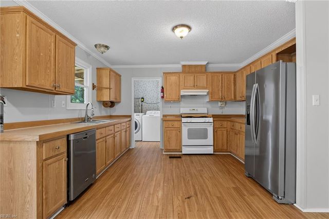 1577 Back Bay Landing RD, Virginia Beach, VA 23457