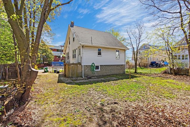 61 Ross St, Medford, MA 02155