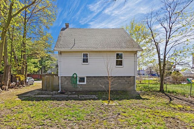 61 Ross St, Medford, MA 02155
