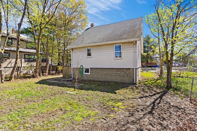 61 Ross St, Medford, MA 02155