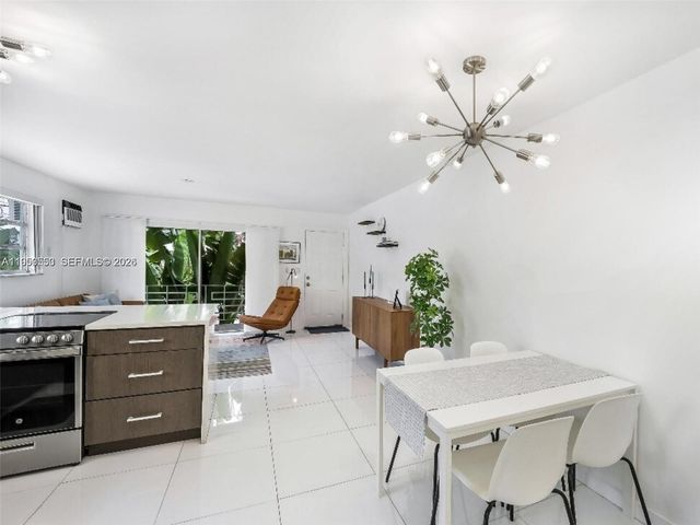 710 11th St 8, Miami Beach, FL 33139