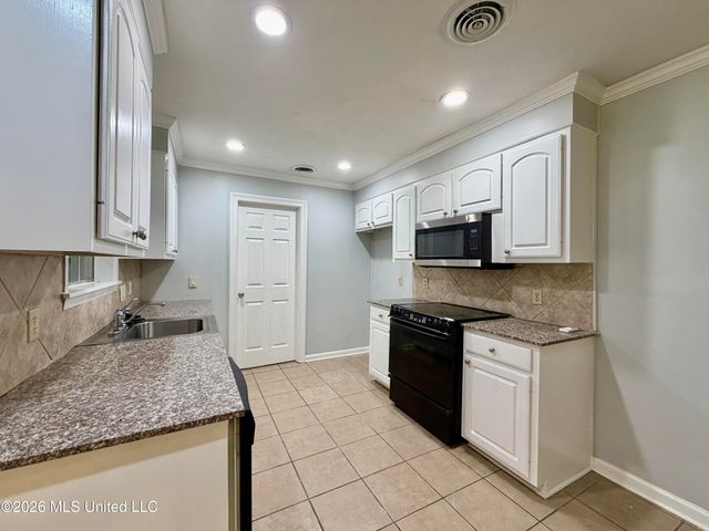 904 Kent Drive, Clinton, MS 39056