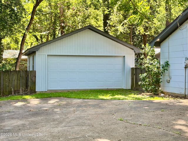 904 Kent Drive, Clinton, MS 39056