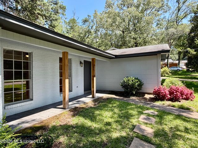 904 Kent Drive, Clinton, MS 39056