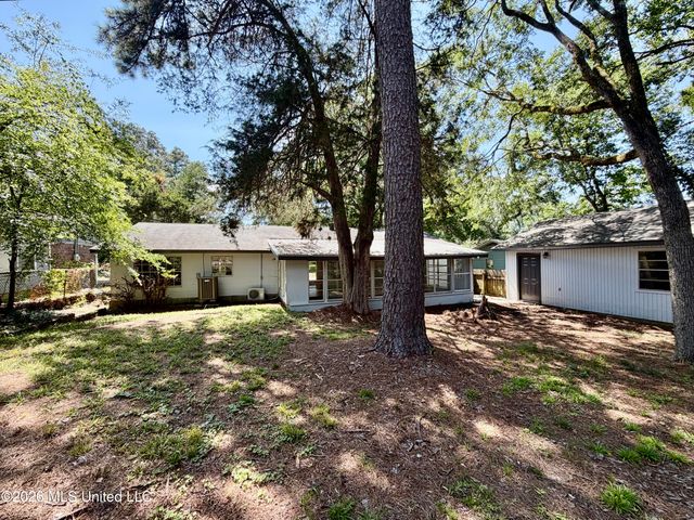 904 Kent Drive, Clinton, MS 39056