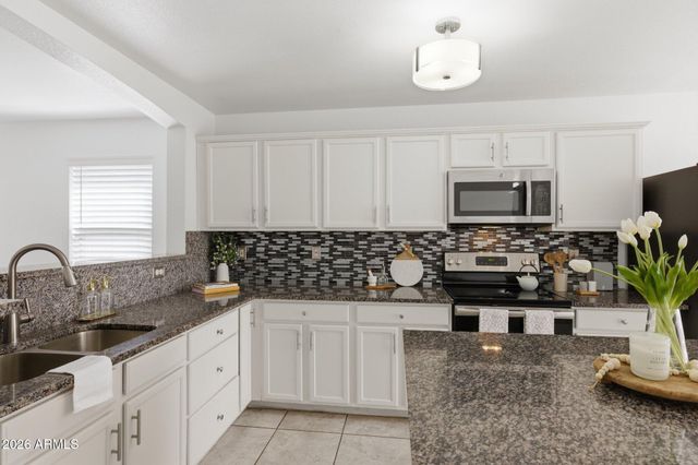 9407 W EATON Road, Phoenix, AZ 85037