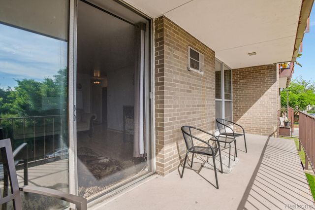 1941 Orleans Street 72, Detroit, MI 48207