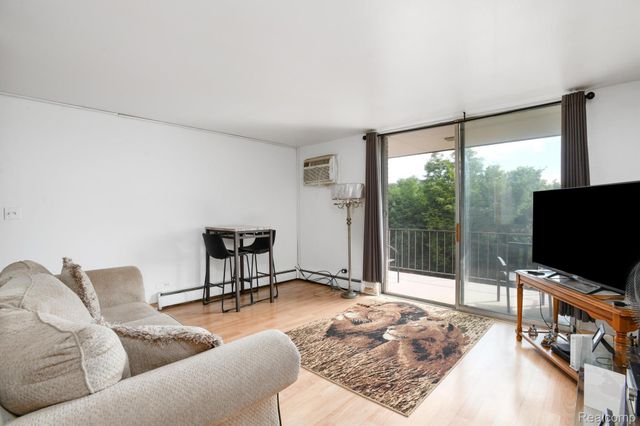 1941 Orleans Street 72, Detroit, MI 48207