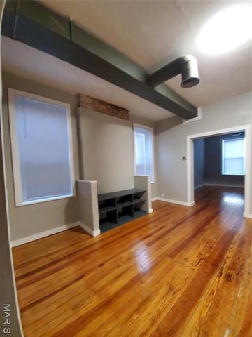 4652 Alaska Avenue, St Louis, MO 63111