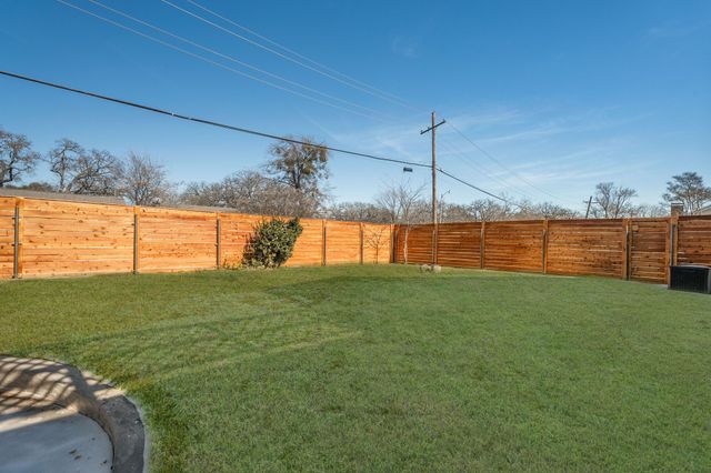 1302 Westwood Drive, Lewisville, TX 75067