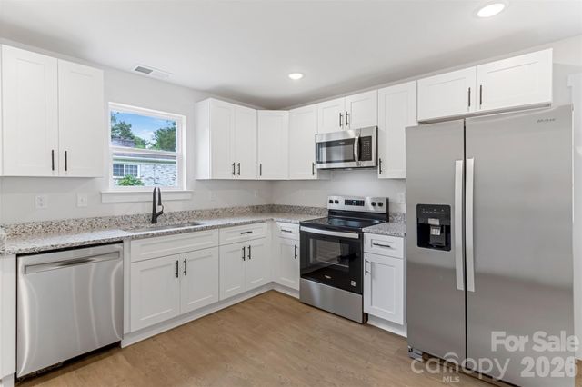 119 8th Avenue Drive SE 5, Hickory, NC 28602