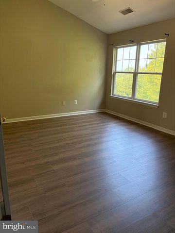 43786 GROVEMONT TER, Ashburn, VA 20147
