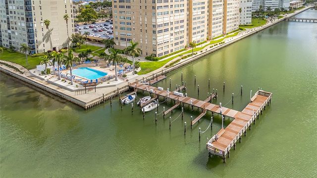 5220 BRITTANY DRIVE S 201, St Petersburg, FL 33715
