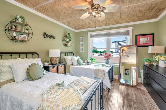 5220 BRITTANY DRIVE S 201, St Petersburg, FL 33715