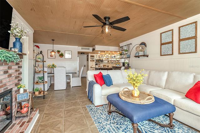 5220 BRITTANY DRIVE S 201, St Petersburg, FL 33715