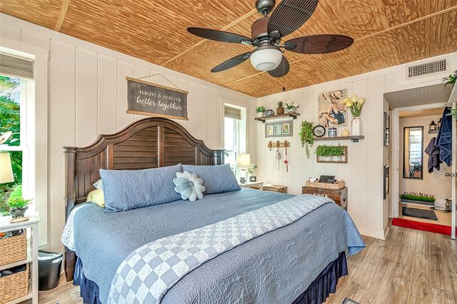 5220 BRITTANY DRIVE S 201, St Petersburg, FL 33715