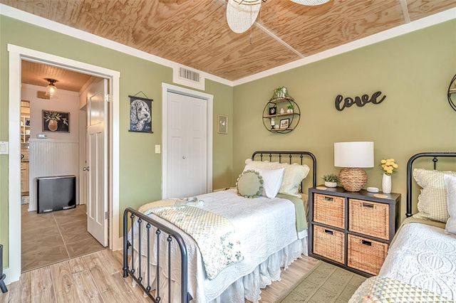 5220 BRITTANY DRIVE S 201, St Petersburg, FL 33715