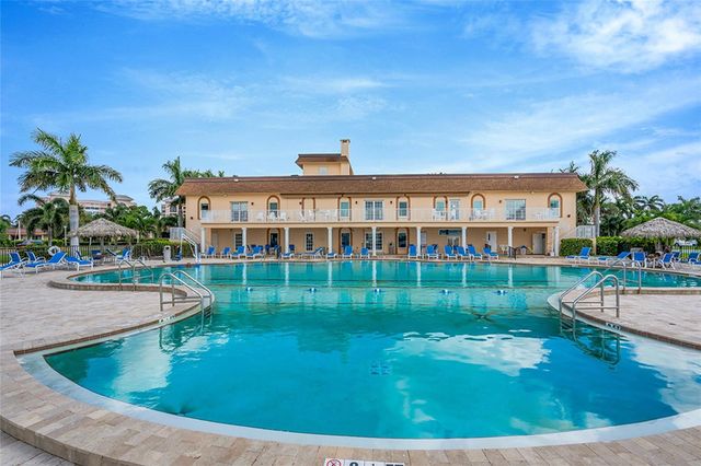 5220 BRITTANY DRIVE S 201, St Petersburg, FL 33715