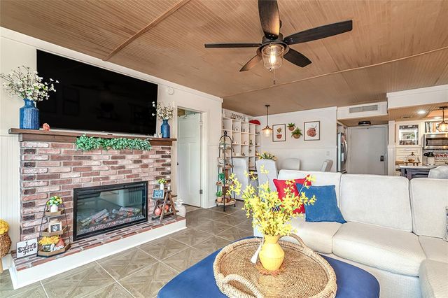 5220 BRITTANY DRIVE S 201, St Petersburg, FL 33715