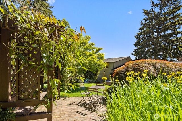 24306 87th Place W, Edmonds, WA 98026