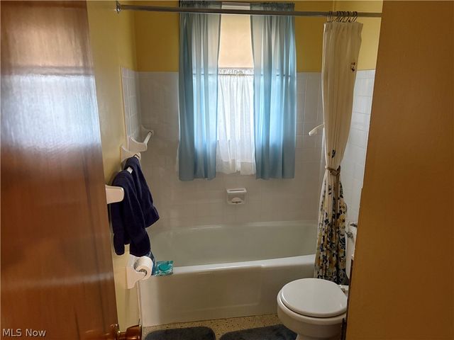 1442 Youll Street, Niles, OH 44446