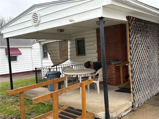 1442 Youll Street, Niles, OH 44446