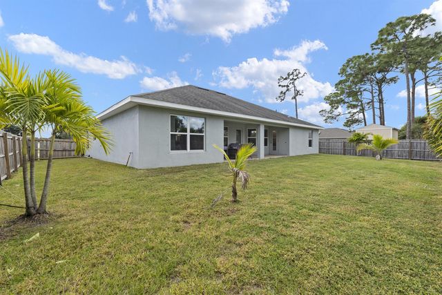 137 SW Pisces Terrace, Port St. Lucie, FL 34984
