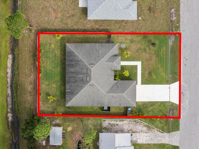 137 SW Pisces Terrace, Port St. Lucie, FL 34984