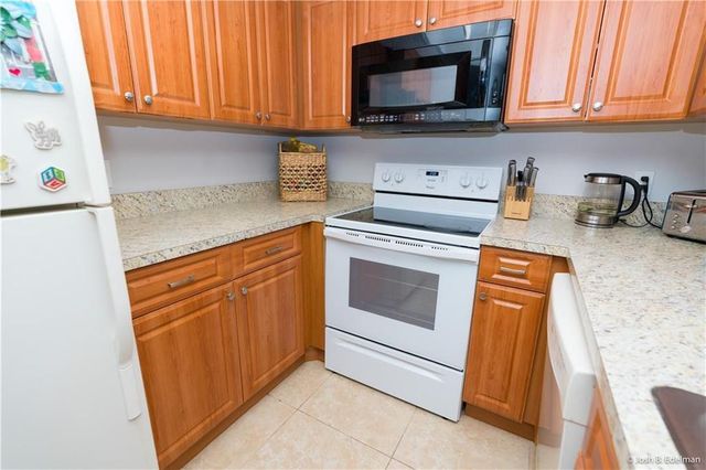 2169 CHAMPIONS Way 2169, North Lauderdale, FL 33068