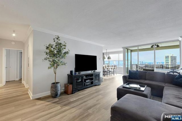 6 Horizon Road 2209, Fort Lee, NJ 07024