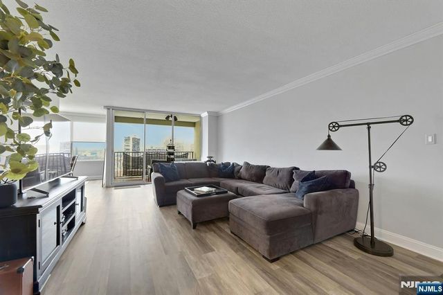 6 Horizon Road 2209, Fort Lee, NJ 07024