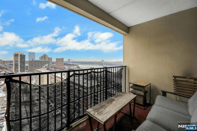 6 Horizon Road 2209, Fort Lee, NJ 07024